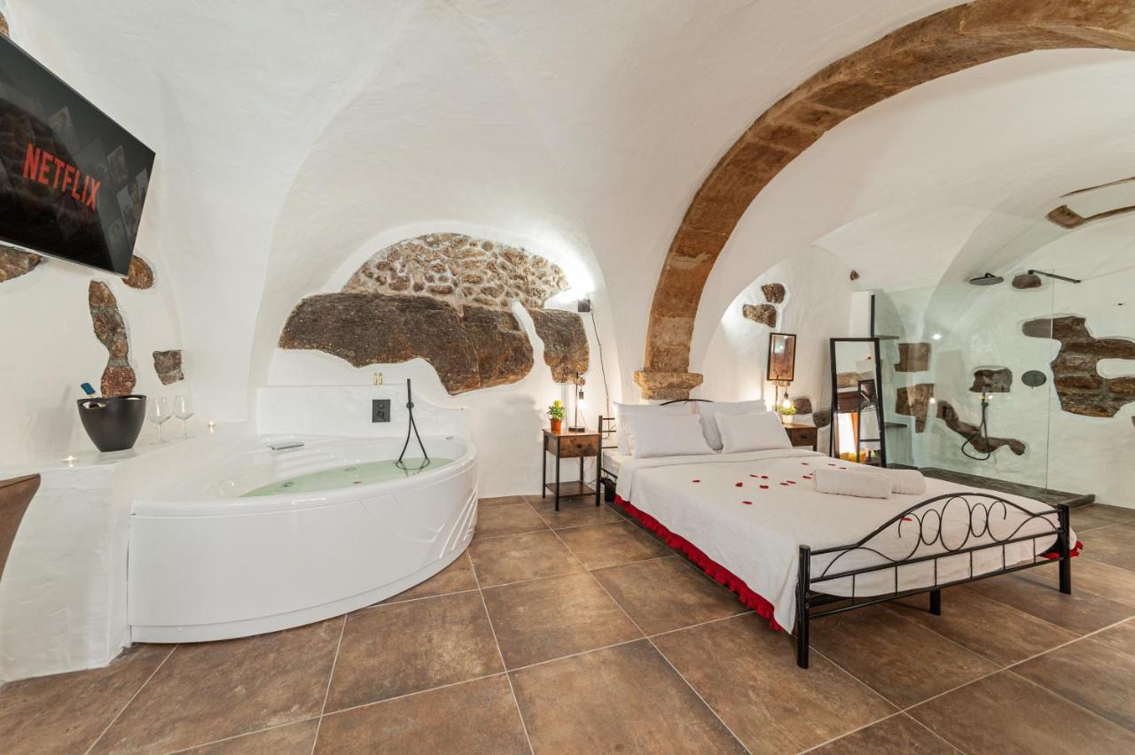 Romantic Loft With Jacuzzi In The Castle Castelsardo Eksteriør bilde