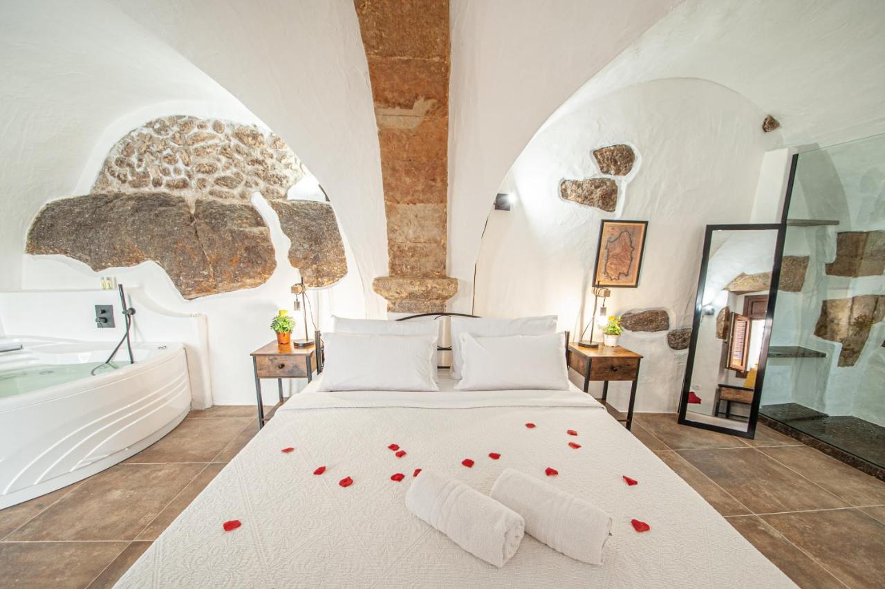 Romantic Loft With Jacuzzi In The Castle Castelsardo Eksteriør bilde