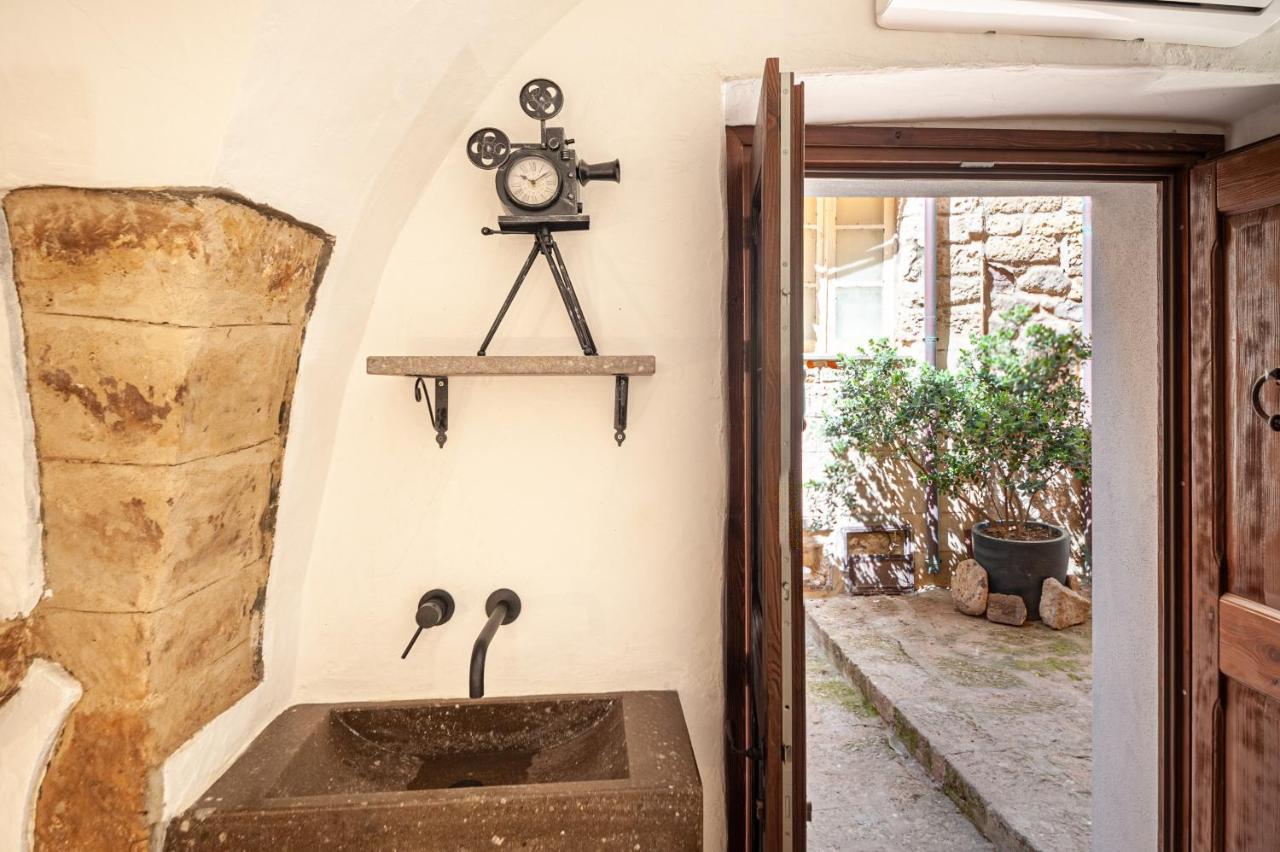 Romantic Loft With Jacuzzi In The Castle Castelsardo Eksteriør bilde